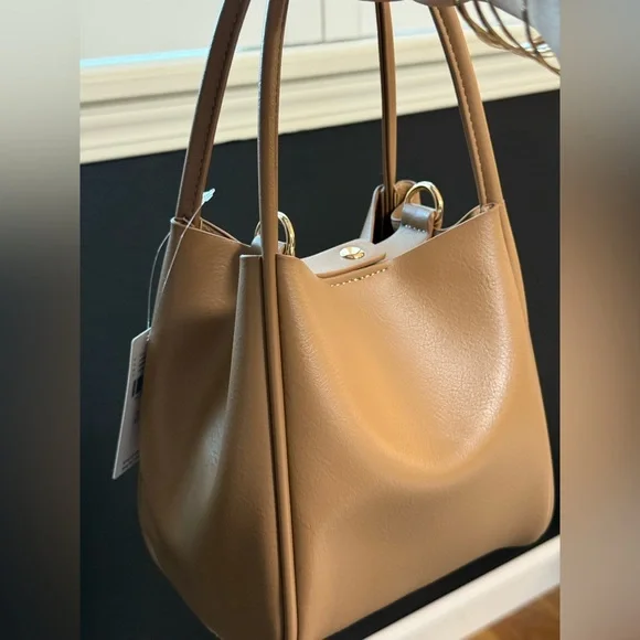 Elegant Black and Tan Women's Handbag Set - Picture 8 of 8